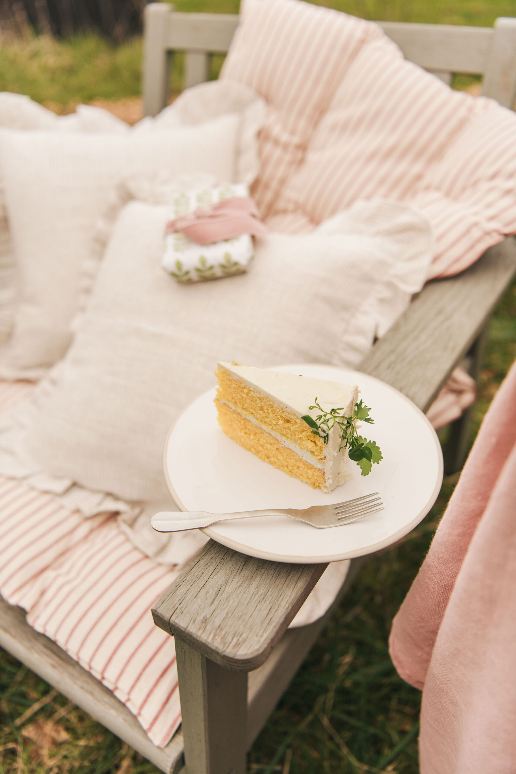 Sorbet_Living_Summer_2025-280-stoneware-white-side-plate-low-res-full-size-portrait