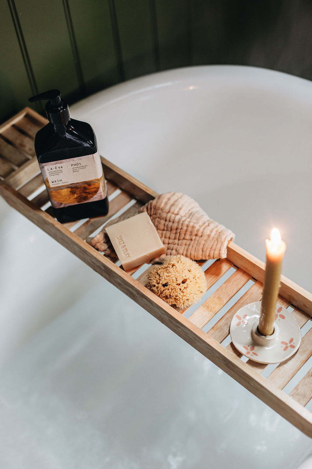 SorbetLivingAW_bed_and_bath_100_low_res