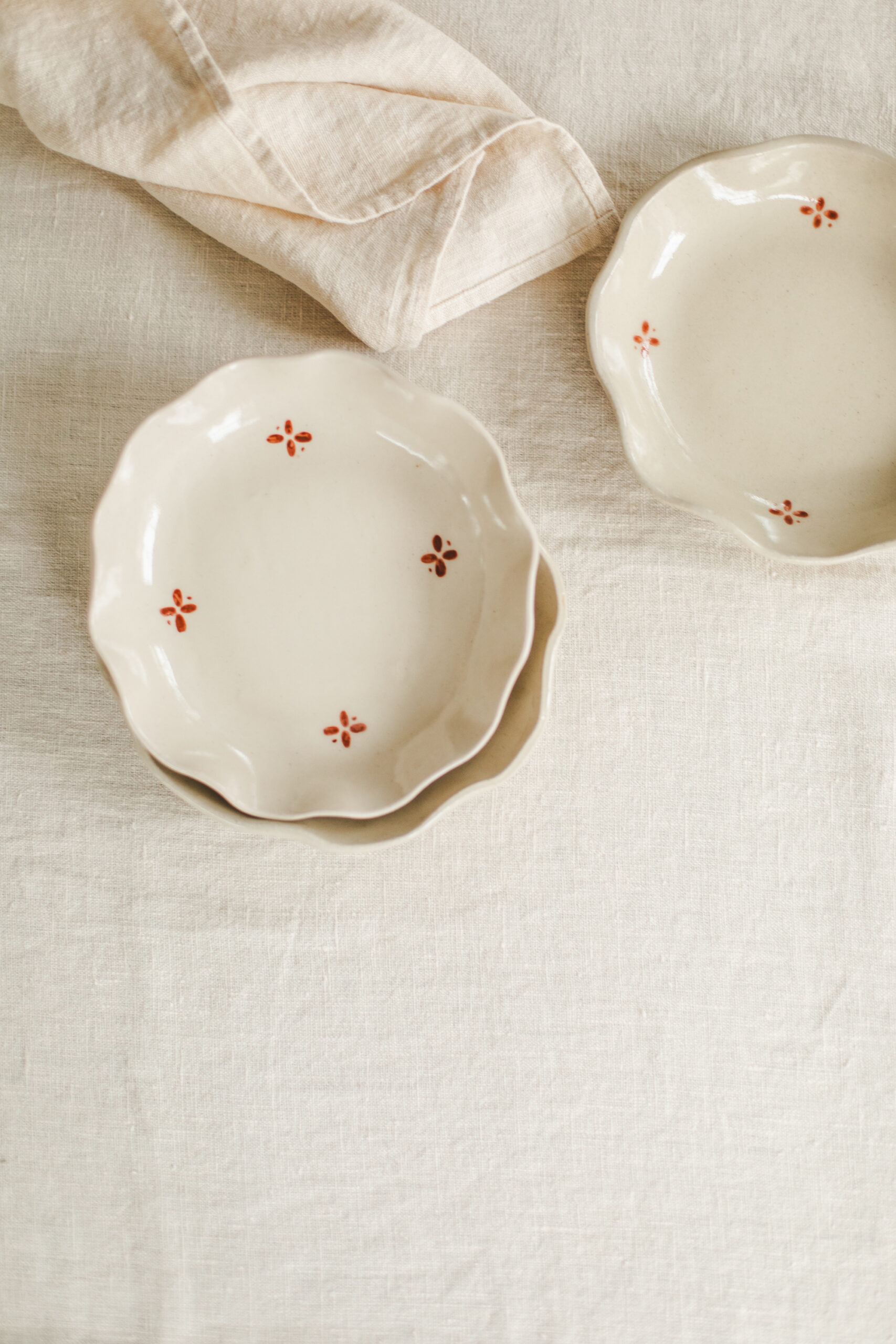 sorbetliving-spring-decorated-plate-mocha-34472026