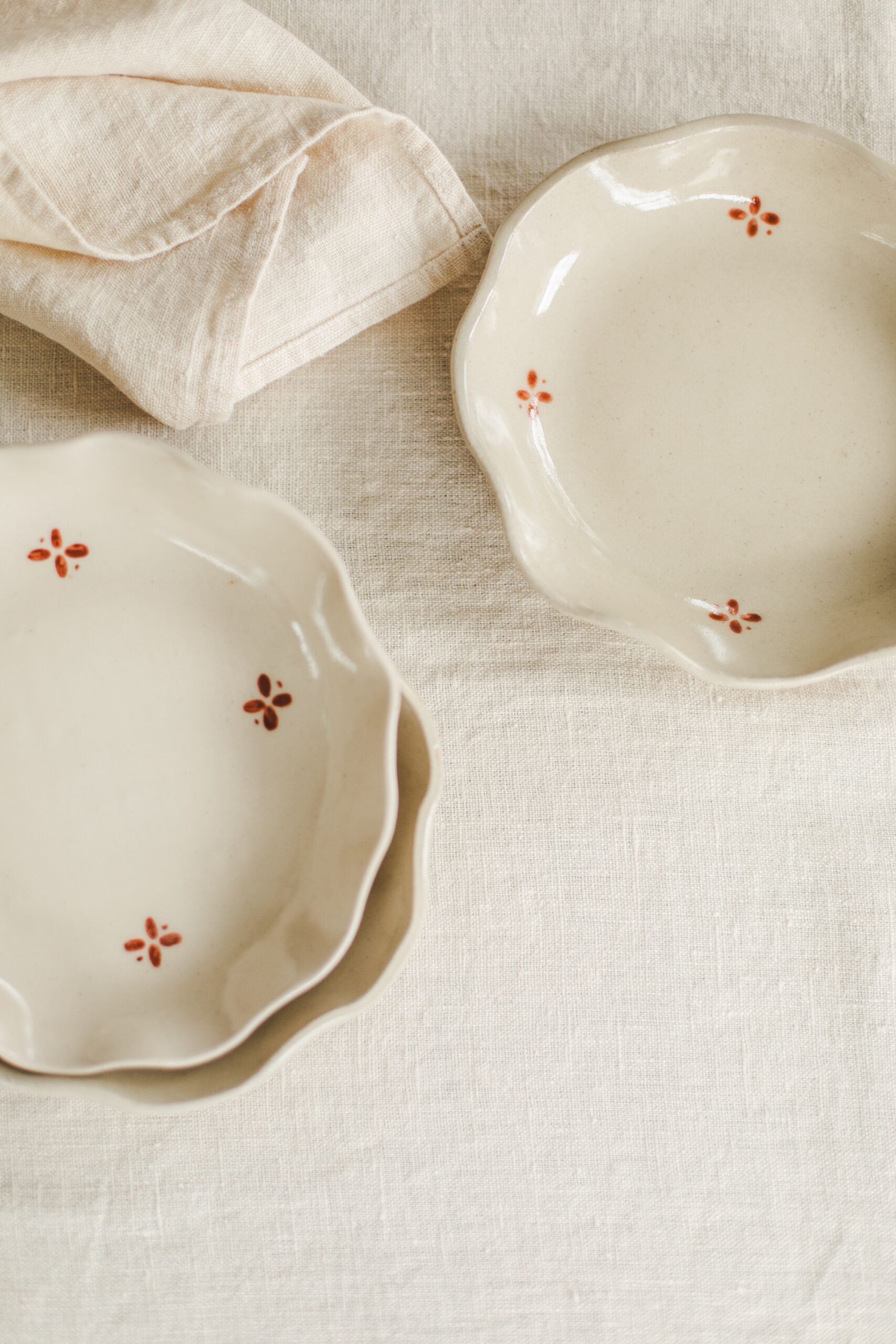 sorbetliving-spring-decorated-plate-mocha-34492026