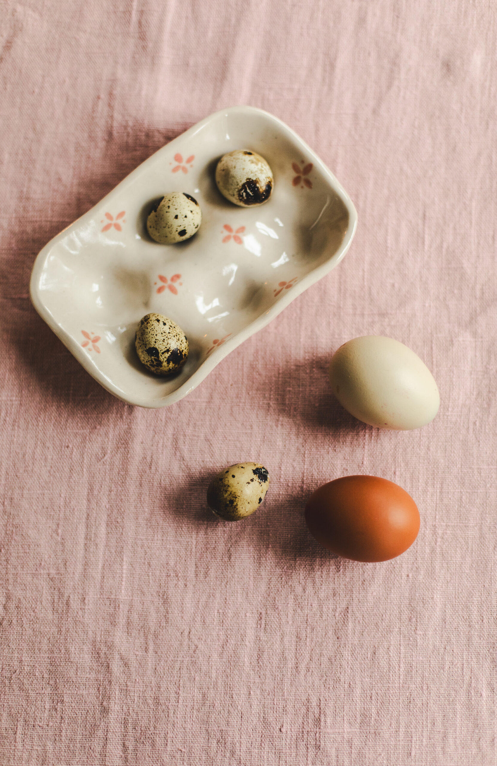 sorbetliving-spring-decorated-egg-holder-dusky-pink-38222026