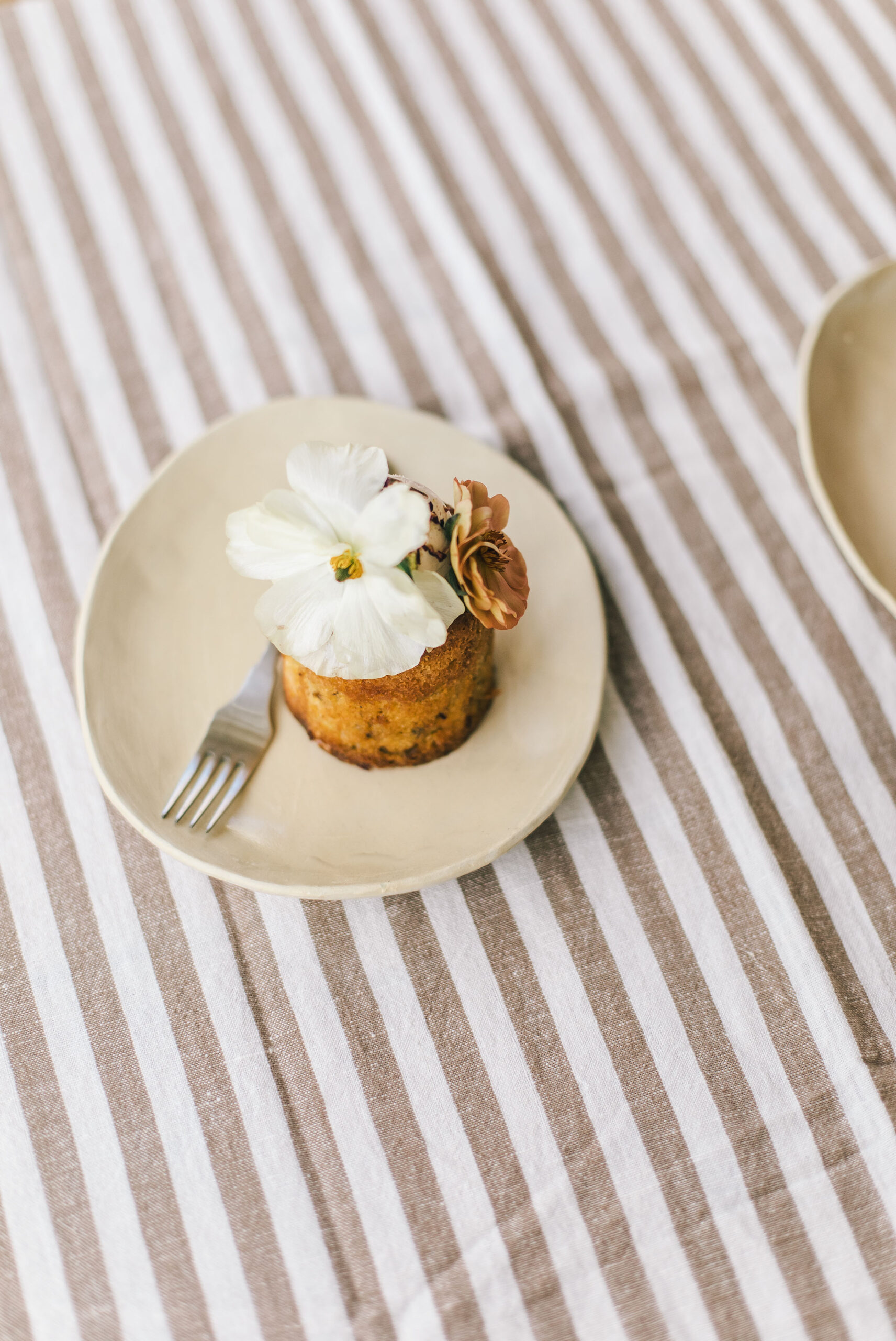 sorbet-living-buttermilk-plate-62222026