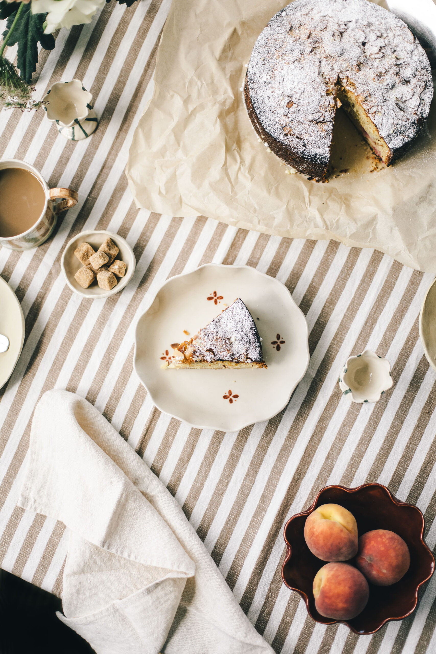 sorbet-living-decorated-plate-mocha-63902026