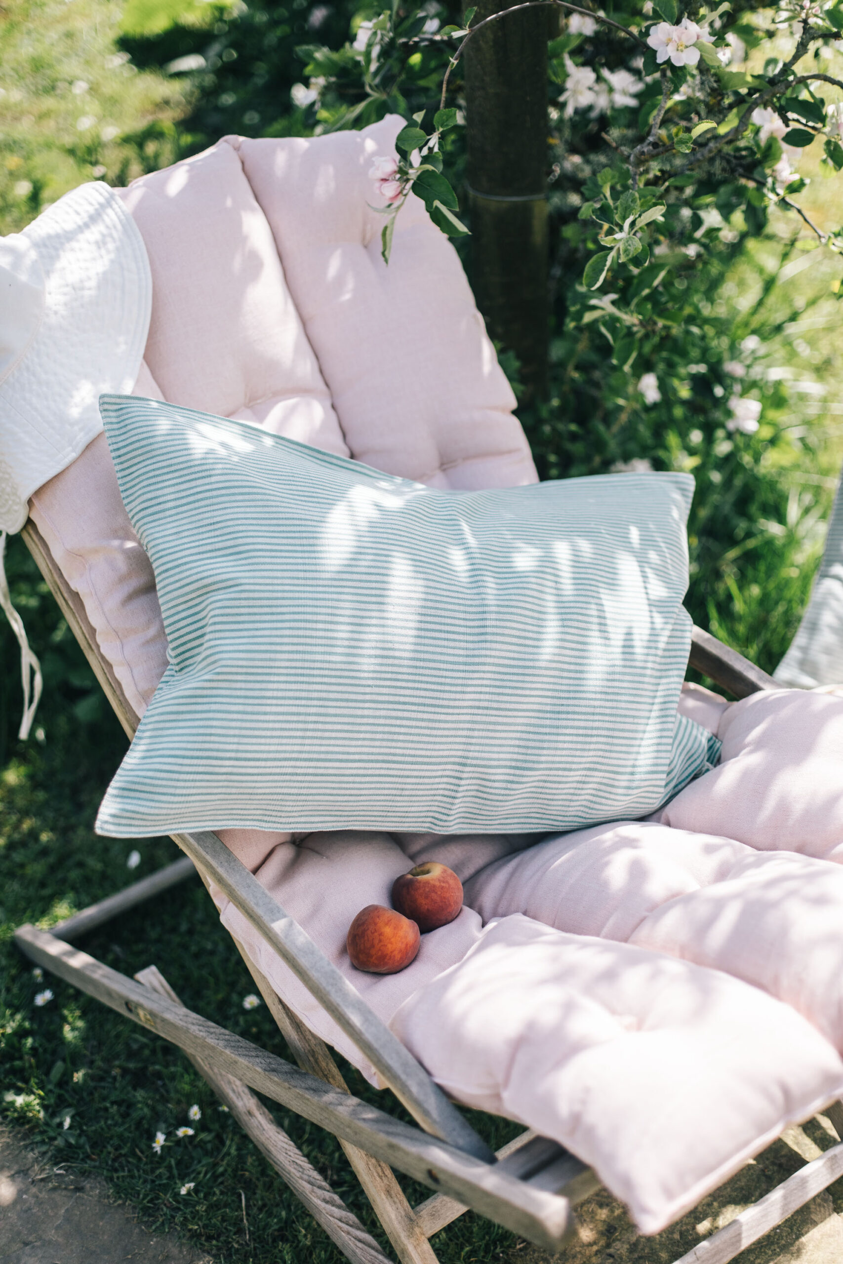 sorbet-living-ottolie-stripe-cushion-green-69052026 (1)