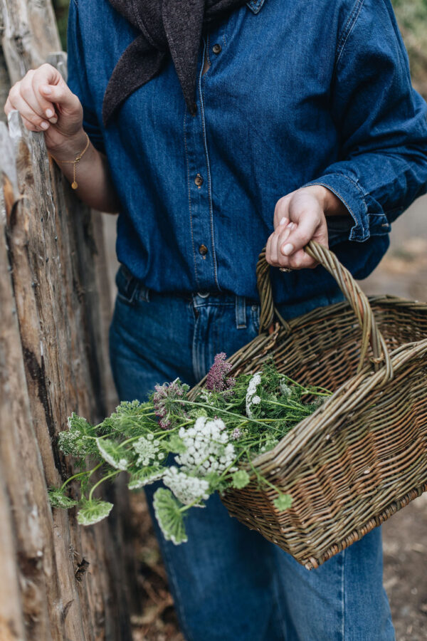 SorbetLivingAW26_AbbieMelle_carryall_handmade_willow_basket_125