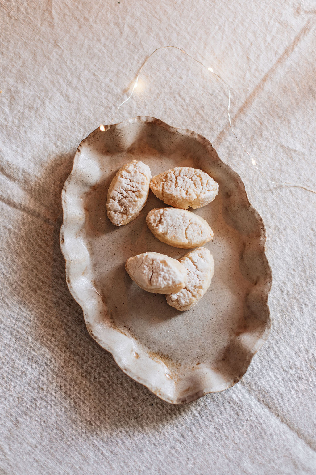 SorbetLivingAW26_AbbieMelle_fluted_stoneware_plate_153