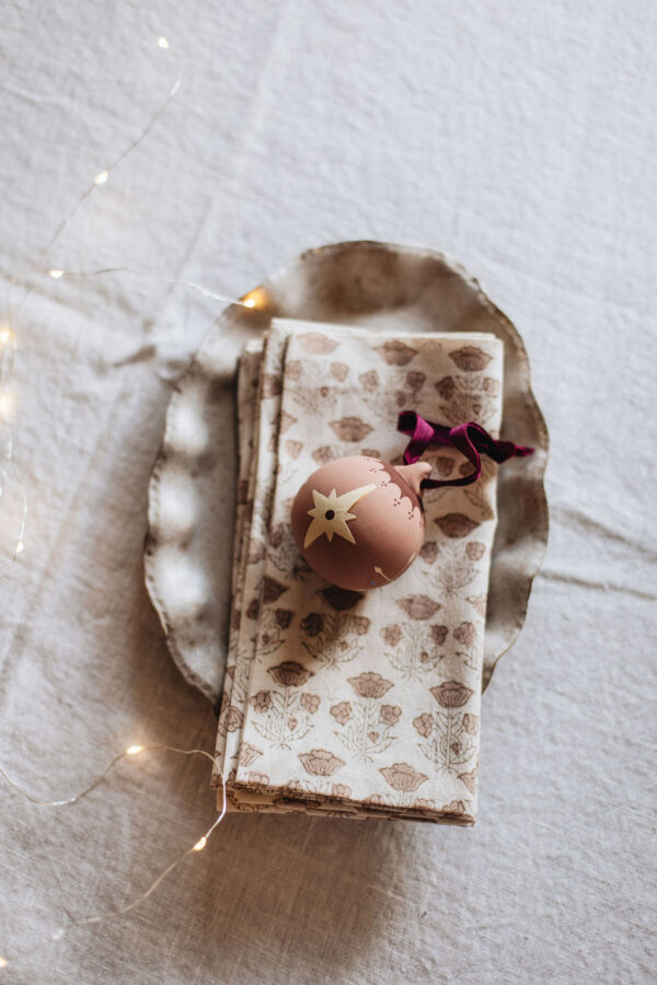 SorbetLivingAW26_AbbieMelle_hand_painted_bauble_dusky_pink_159