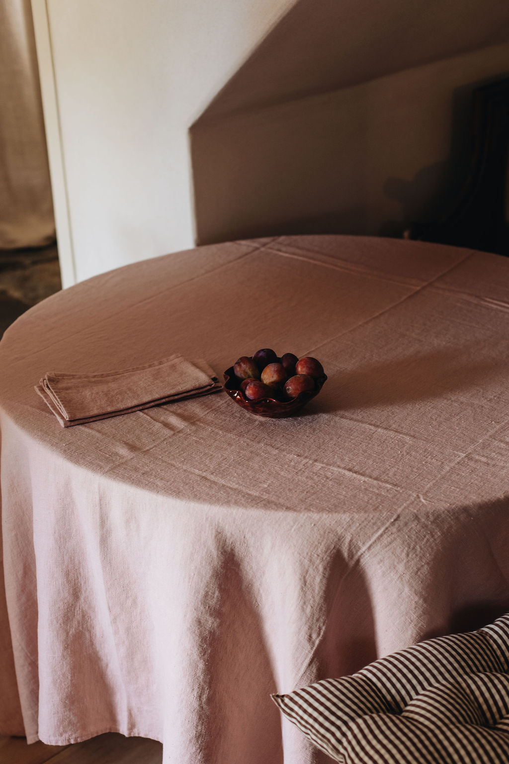 SorbetLivingAW26_AbbieMelle_linen_tablecloth_pink_78